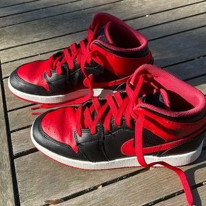 7Y Nike Air Jordan black and red